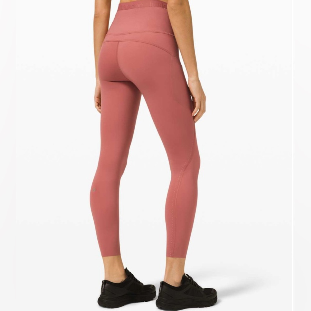 Lululemon Fast and Free Super High Rise Tight 25" Elite size 6!